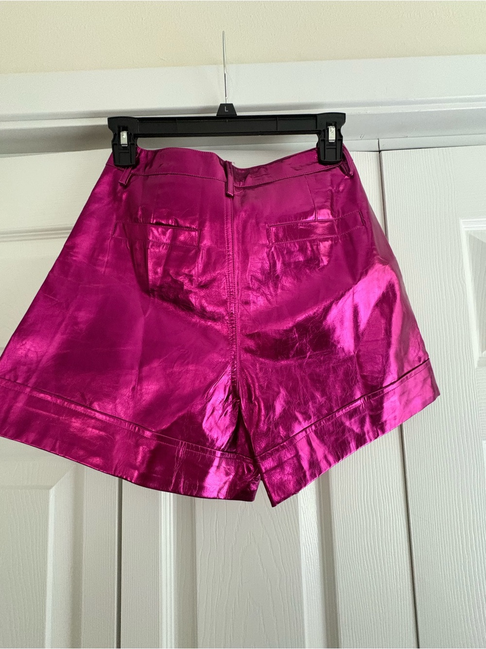 Buddy Love Metallic Fuchsia High-Waist Shorts. Size 25. NWT - Picture 3 of 4